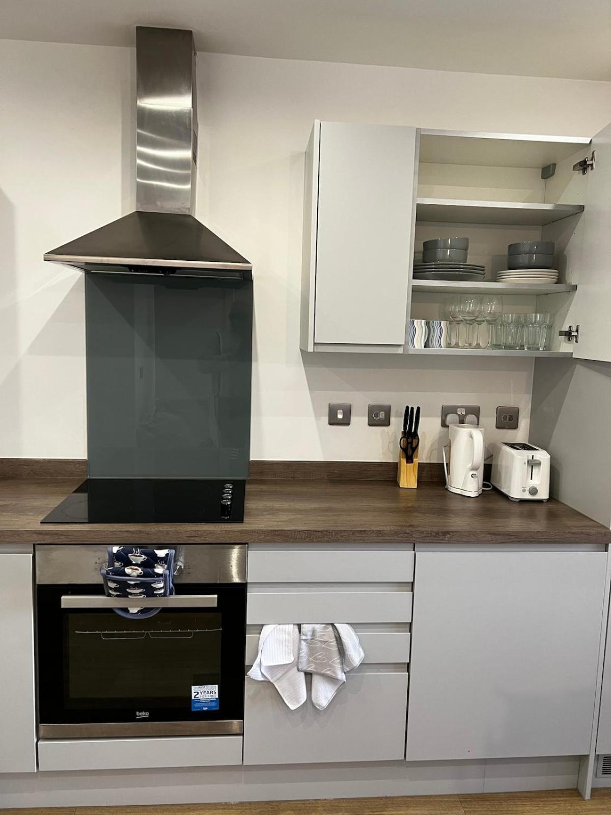 Stylish 2 Bedroom Centre *